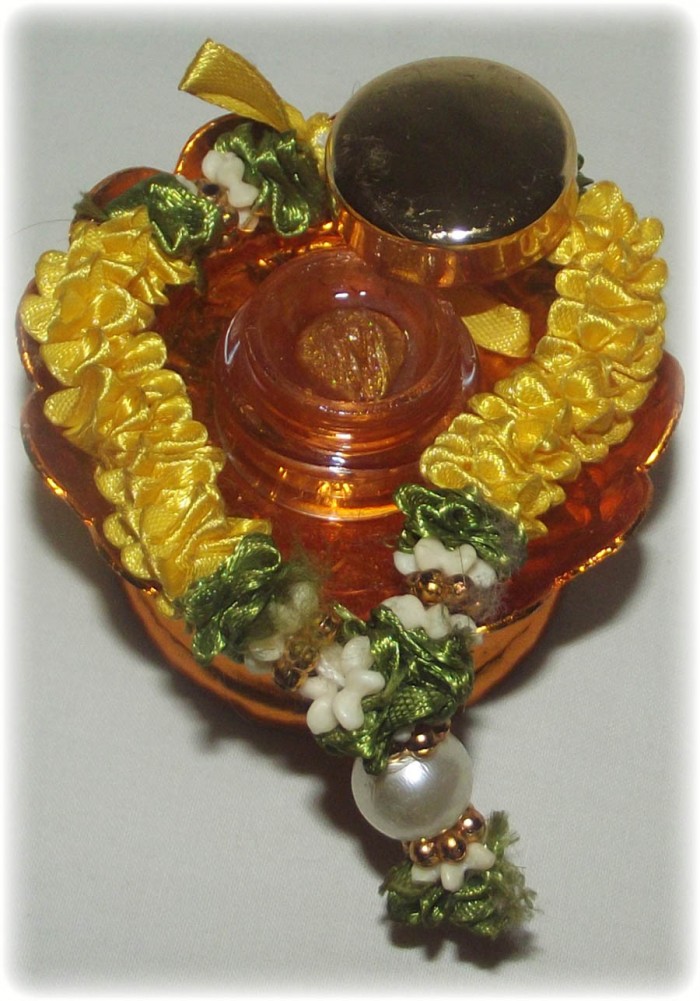 See Pheung Yoni Maha Sanaeh Erotic Aphrodisiac Potion with Yoni Charm