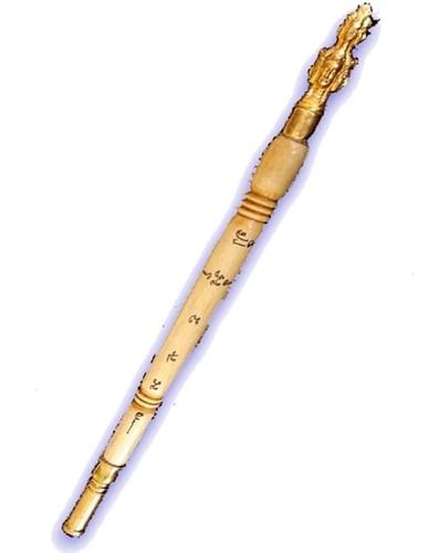 The wand is filled with sacred resins, powders, and a takrut spell to lend various powers of sorcery, like Metta Mahaniyom, Maha Sanaeh, Choke Lap, Kong Grapan, Klaew Klaad, Gae Khun Sai.