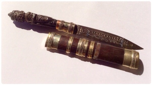 Unsheathed mitmor Taw Waes Suwan Asura Deva made from tamarind wood with silver bindings