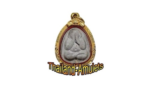 How to Pray to Thai Amulets