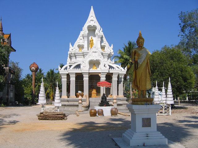 Wat Ta Muang Thai Buddhist Temple