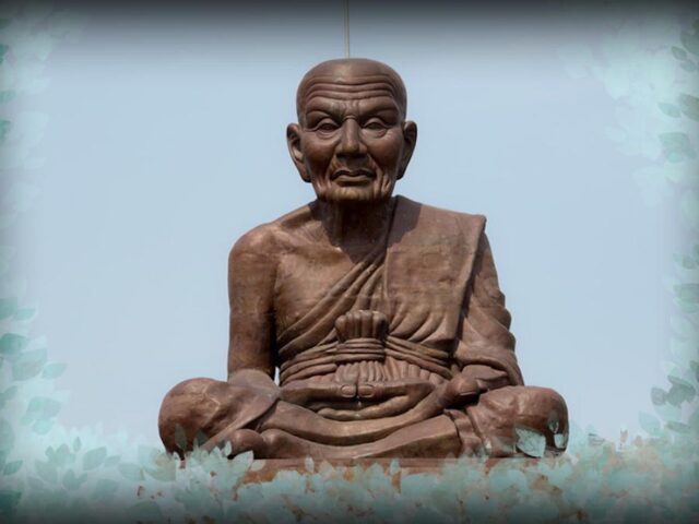 Luang Phu Tuad Bucha Statue